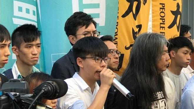香港众志的领袖人物黄之锋表示，香港的"一国两制"已全消失。