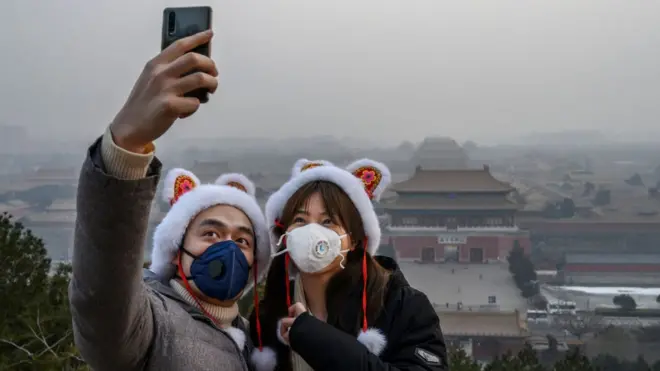 селфи с вирусом