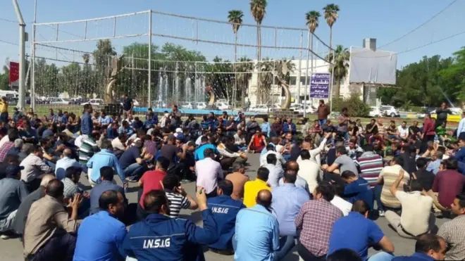 کارگران بیش از ۶۵ شرکت به اعتصاب کارگران نفت و پتروشیمی پیوسته‌اند