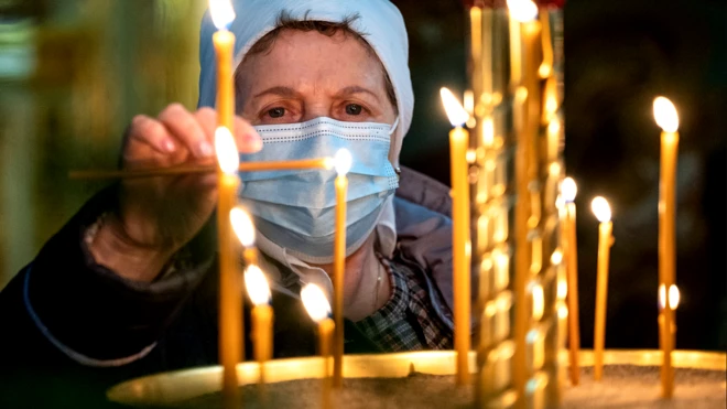 В соборе Рождества Христова в Южно-Сахалинске на Пасху