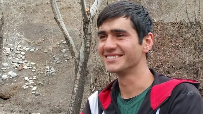 Ёрмурод кўмир конида ишлайди.