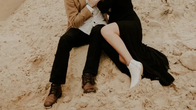 Пара на піску