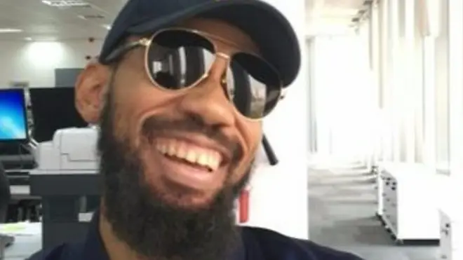 BBC gbara Chibụzo Azubuike aha otutu ya bụ Phyno ajụjụ ọnụ ebe ọ nọ gbaara anyị ama ka ya bụ oke enwe sị taa akwụ n'ọhịa were bụrụ ọkaibe n'egwu mbem bekee akpọrọ "rap".