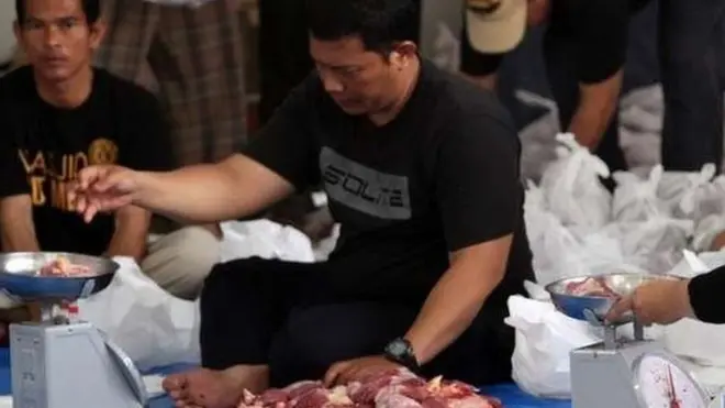 Direktur Pengelolaan Sampah KLHK, Novrizal Tahar mengatakan imbauan ini lebih menyasar perilaku masyarakat untuk mengurangi sampah plastik saat pembagian daging kurban nanti.