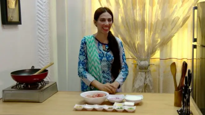 کچن ود آمنہ