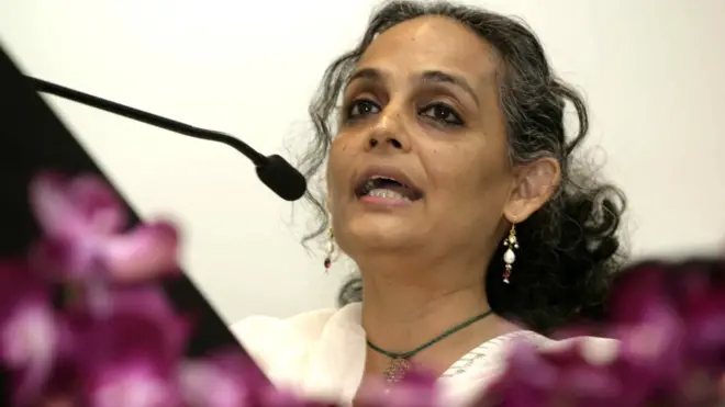 अरुंधती रॉय