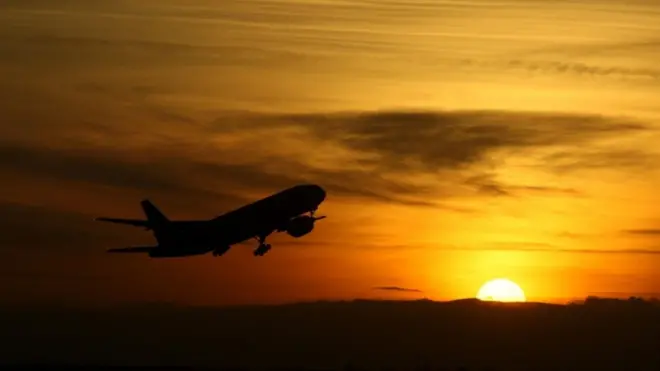 قالت الرئاسة المصرية في بيان "أكد الرئيس بوتين عزم روسيا استئناف الطيران المنتظم بين موسكو والقاهرة في القريب العاجل"