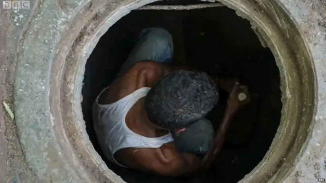 દિલ્હીમાં ગટર સફાઈ કામદારોના મોત