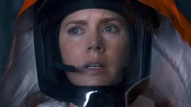 جسدت الممثلة آمي آدامز شخصية خبيرة لغوية موهوبة في فيلم "أريفال"