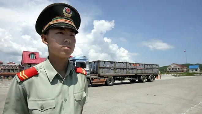 Suifenhe, kota di perbatasan China-Rusia, menjadi medan pertempuran baru melawan wabah virus corona.