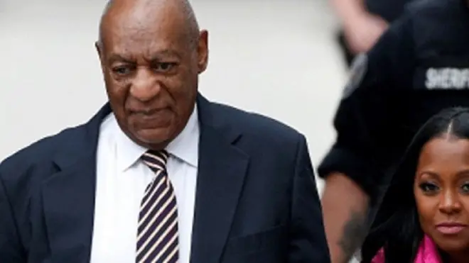 Cosby didampingi oleh Keshia Knight Pulliam, yang pernah berperan sebagai anak perempuannya dalam drama situasi komedi The Cosby Show.