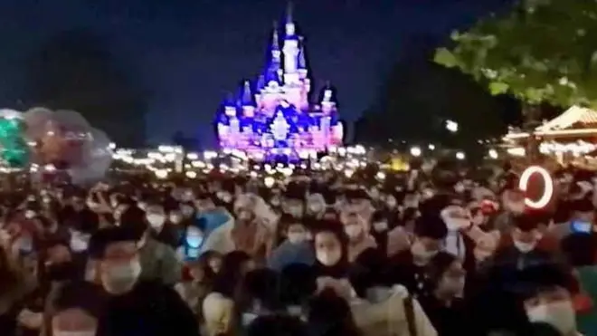 dizni park kina kovid