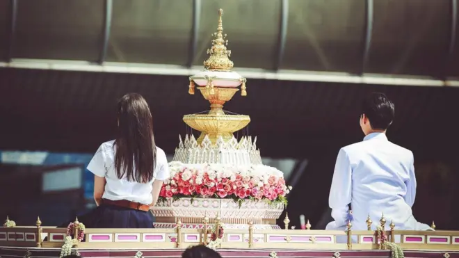 ขบวนอัญเชิญพระเกี้ยวในงานฟุตบอลประเพณีจุฬา - ธรรมศาสตร์ ครั้งที่ 70 เมื่อปี 2558