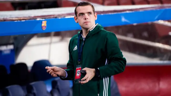 L'arbitre écossais, Douglas Ross, a mis fin à son "rêve" de participer au Mondial-2018.