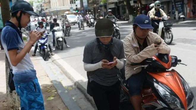 ชาวเวียดนามรุ่นใหม่ มีส่วนทำให้สื่อสังคมออนไลน์ได้รับความนิยม