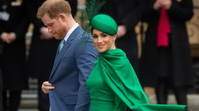 薩塞克斯公爵夫婦哈里和梅根接受美國主持人奧普拉的採訪節目播出後,引起軒然大波。