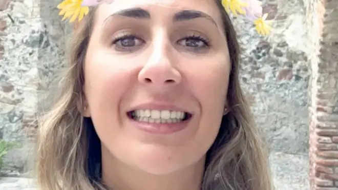 María vivía en la Ciudad de México donde trabajaba en la empresa IBM desde hace tres años.