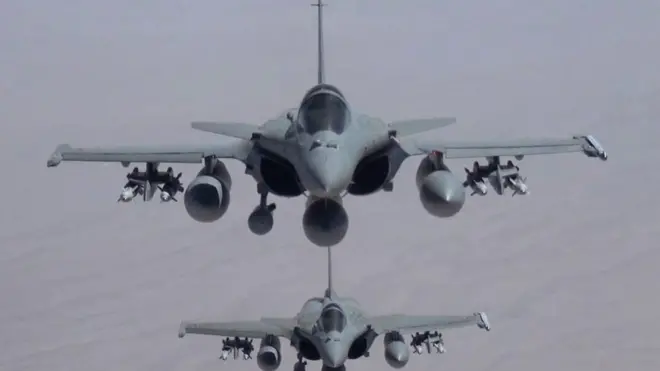 فرنسا سترسل طائرتي رافال.