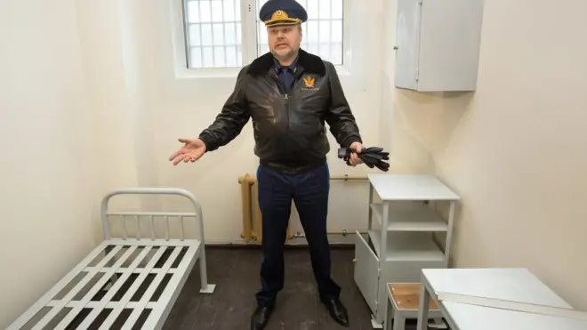 В 2015 году Олег Коршунов показывал журналистам изолятор "Кресты-2"