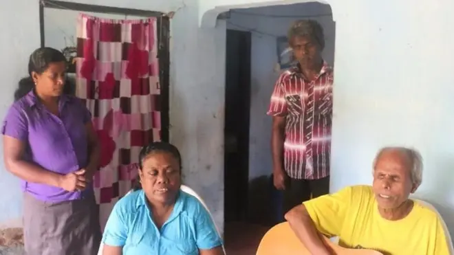 දින හතක් ගංවතුරට කොටු වී සිටි අන්ධ පවුලක්