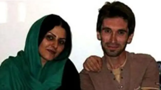 آرش صادقی و همسرش گلرخ ابراهیمی ایرایی ابتدا در سال ۹۳ دستگیر شدند