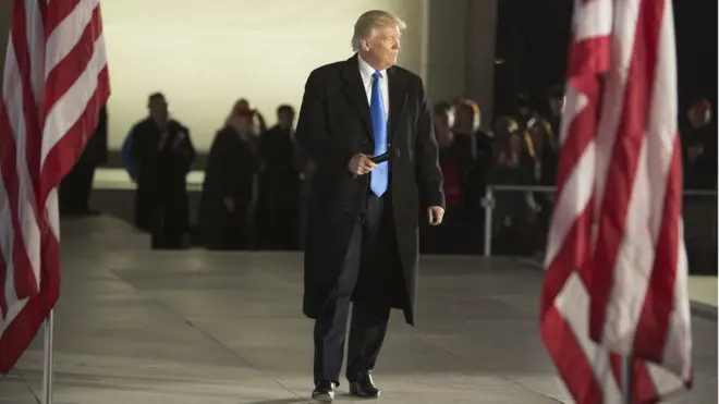 特朗普在演唱会发表演说