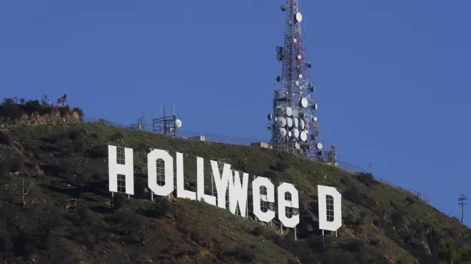 洛杉矶李山上的标志在除夕夜被连夜恶搞