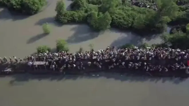 Una filmación hecha con dron muestra la magnitud del desplazamiento de miles de musulmanes rohingyas que huyen de la violencia de Myanmar rumbo a Bangladesh.