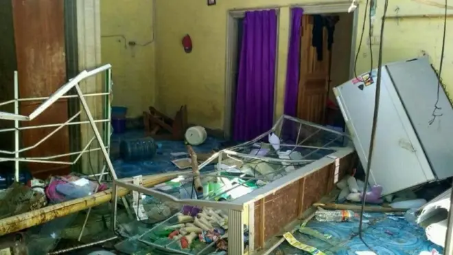 Keterangan yang dihimpun pimpinan Jamaah Ahmadiyah Indonesia mengungkapkan serangan itu setidaknya terjadi tiga kali sejak Sabtu (19/05) pagi hingga Minggu (20/05) pagi.