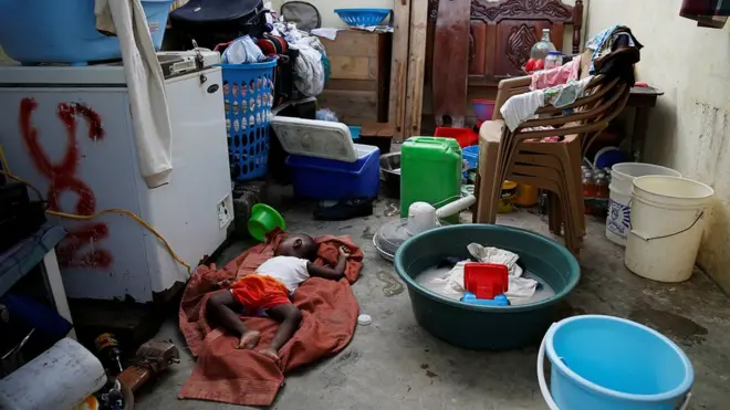 Гаити - беднейшее государство в мире. Стихийное бедствие разрушило и без того слабую инфраструктуру в стране