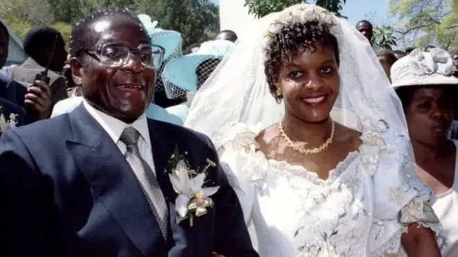 Grace ayaa ahayd xoghayaha Mugabe kahor inta uusan guursanin