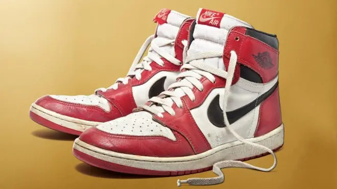 乔丹一代“芝加哥”（Jordan I 'Chicago'），1985 | Photo：©Sneaker Freaker