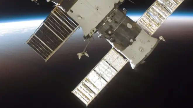 На орбите Земли уже насчитывается около 1300 действующих спутников