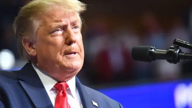 डोनाल्ड ट्रंप