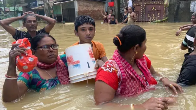 सिलचर में बाढ़ की स्थिति