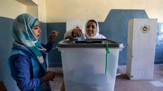 دېرما لاګ هغه جرمني کمپنۍ ده چې د افغانستان د ولسمشریزو ټاکنو کې د رایه اچوونکو د بایومټریک ټیکنالوجۍ په واسطه دا بهیر بهیر پر مخ وړي.