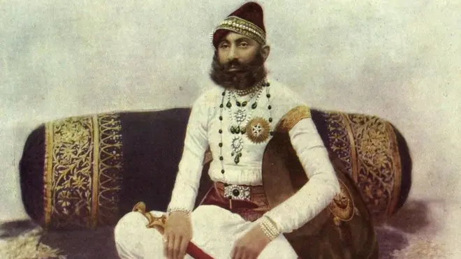 ฟาเตห์ สิงห์ แห่งรัฐอุทัยปุระ ใช้ความยิ่งใหญ่และความอาวุโสเป็นกลยุทธ์ และได้รับความเคารพจากเจ้าอาณานิคม