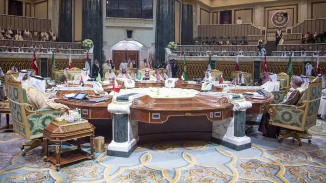 تخلفت قطر عن القمة الخليجية الماضية