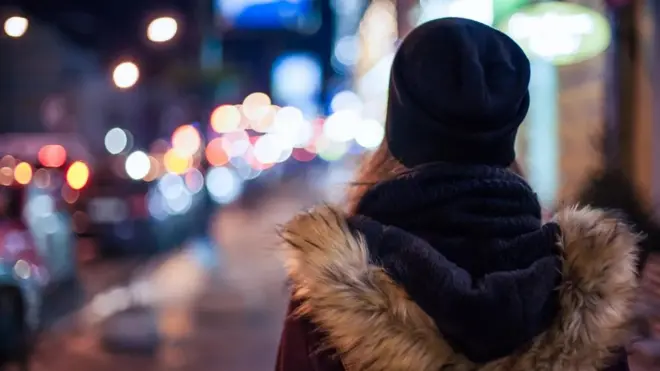 كيف نصمم مدنا أكثر أمنا للنساء؟