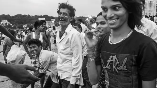 2016માં ગણેશ ઉત્સવ દરમિયાન મુક્તમને હસતા પુરુષો