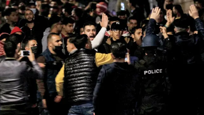 مطالبات بإسقاط قانون الدفاع في الأردن