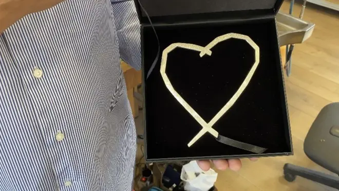 Nagrada Srce Sarajeva, napravljena od srebra