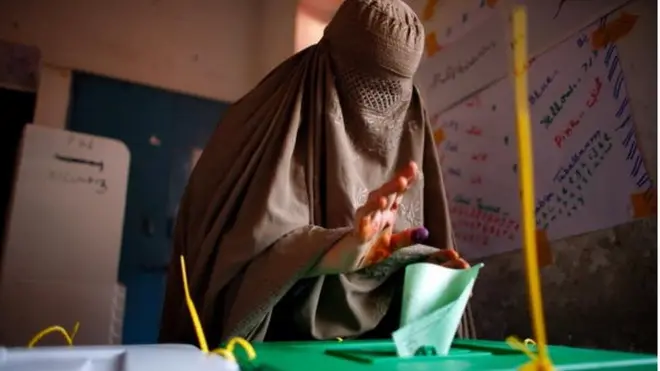 خاتون ووٹرز