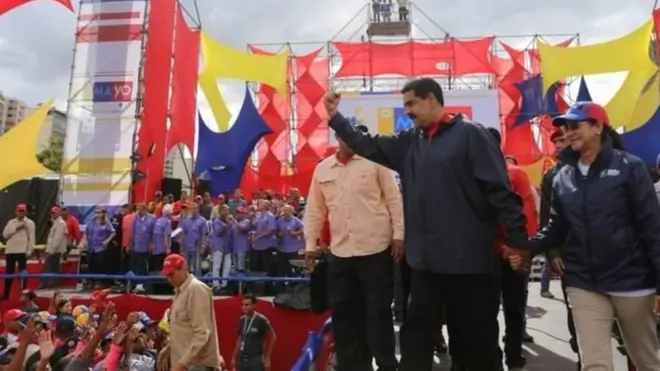 Başkent Caracas'ta 1 Mayıs Emek ve Dayanışma Günü kutlamalarında konuşan Nicolas Maduro "İç savaş istemiyorum" dedi