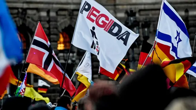 Pegida, Ekim ayı sonunda Almanya'da düzenlediği mitingle kuruluşunun üçüncü yılını kutladı ve bu gösteri gerilime neden oldu