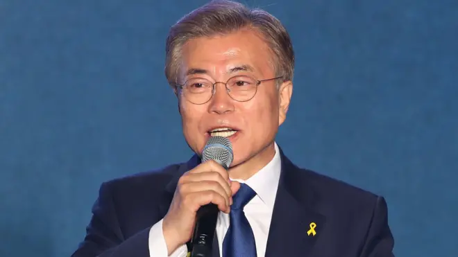 韩国总统当选人文在寅于首尔祝捷会上向支持者讲话（10/5/2017）