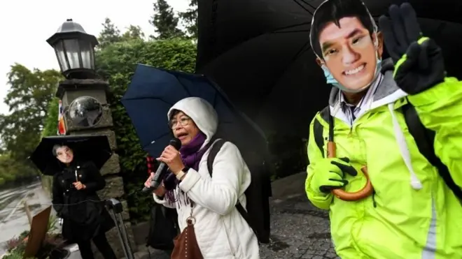 Thai activists demonstrate in front of a villa where Thai King Maha Vajiralongkorn often resides in Tutzing, Germany, September 25, 2020
