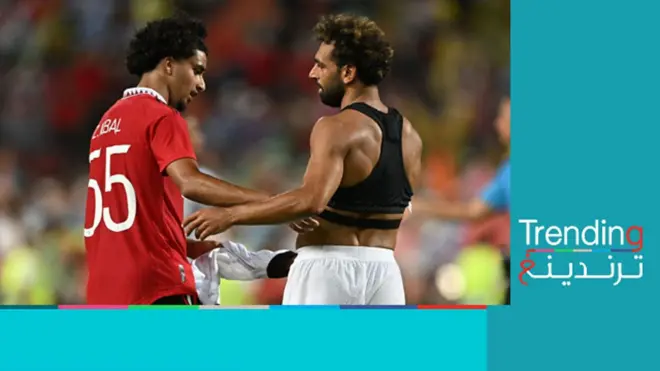 إشادات بإهداء محمد صلاح قميصه للموهبة العراقية زيدان إقبال