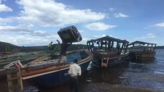 Idadi kubwa ya watu inasadikiwa kupotea baada ya boti kuzama nchini DRC,huku jitihada za kuwaokoa zikiendelea
