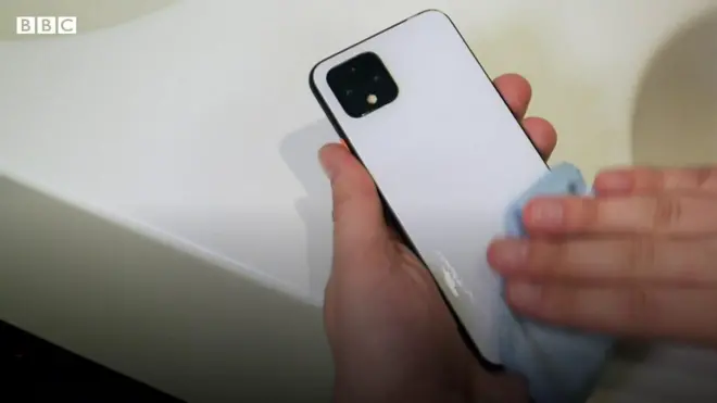 휴대폰 세척방법